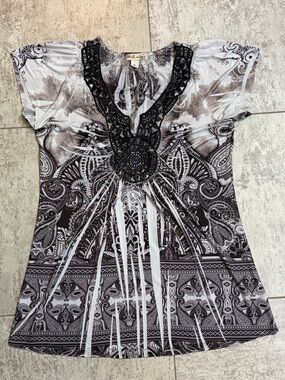 World Unity Black White Paisley Embroidered Beaded V-Neck Tunic Blouse M